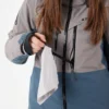 Manteau Cappa Ins Orion Grey – manteau isolé, chaud et imperméable pour motoneige et VTT, offrant confort, chaleur et protection optimale en conditions hivernales.