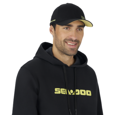 Casquette Signature Wave Sea-Doo unisexe en coton avec broderie de vague et ajustement arrière confortable.