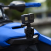 Support caméra LinQ Lite BRP installé sur un véhicule Can-Am ou Sea-Doo avec caméra orientable à 360 degrés.